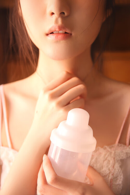 中国队在巴黎奥运会比赛中展现出高效的传球配合，奥运会中国对巴西足球