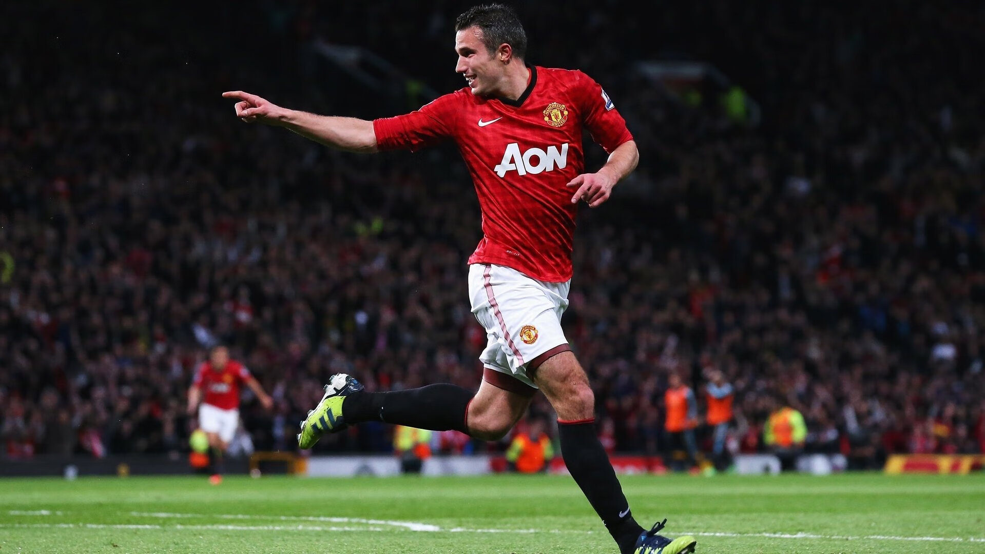 英超争夺激烈，各豪门争分夺秒